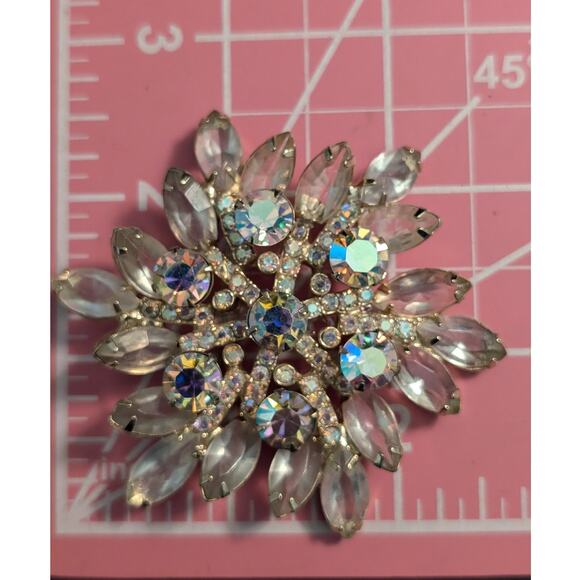 Vintage Unsigned Aurora Borealis Rhinestone Layered Flower Brooch - Picture 2 of 5